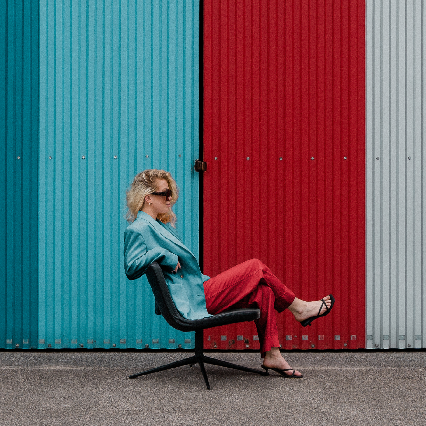 woman-armchair-square